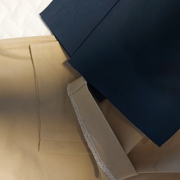 2 pairs of Old Navy Pixie pants - Picture 7 of 7